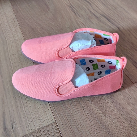 Slip-on shoes - Picture 3 of 6